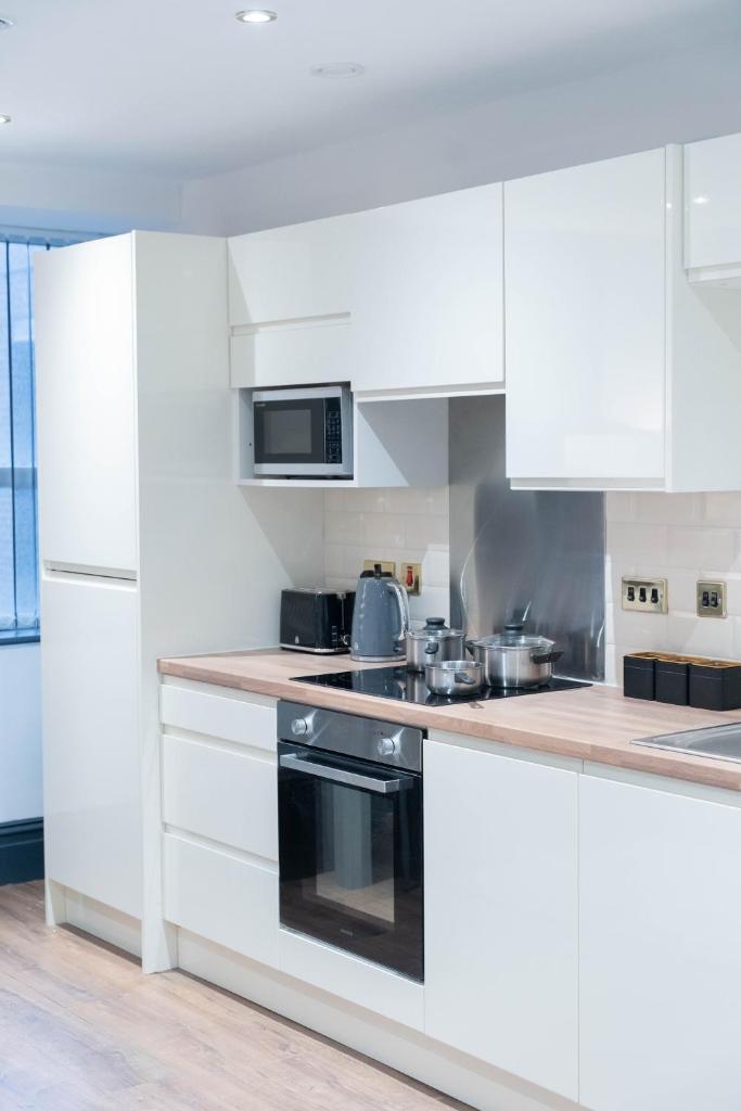 Sevenstay Plus - 60 Old Hall Street 3