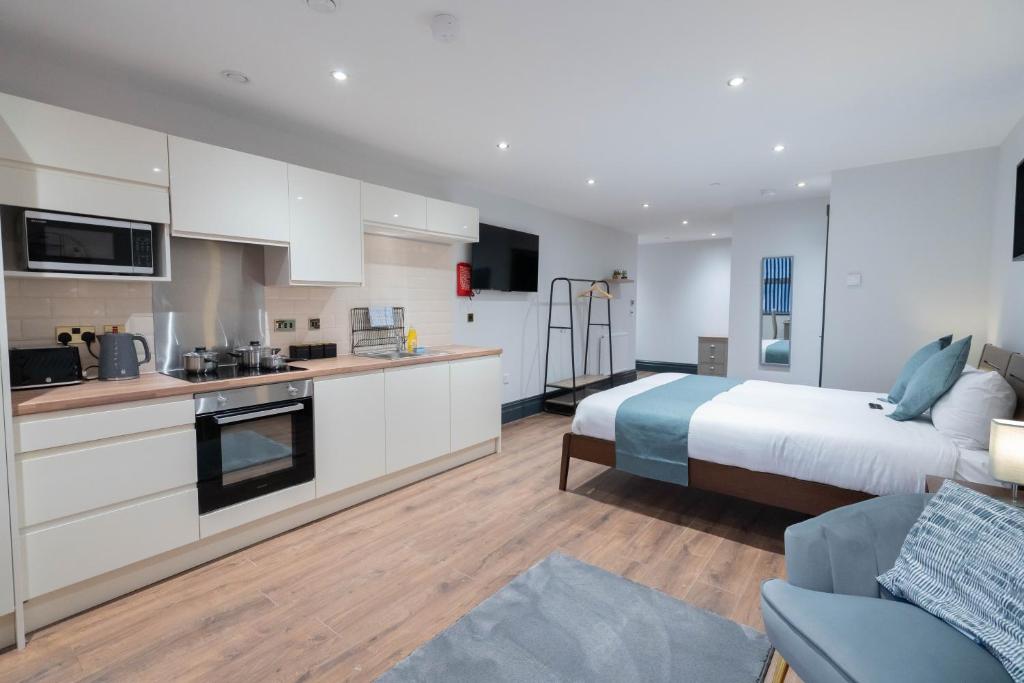 Sevenstay Plus - 60 Old Hall Street 2