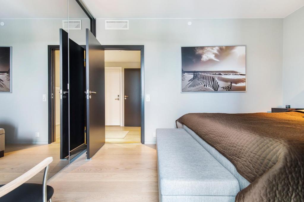 Central Penthouse on 19th Floor with Amazing View 7
