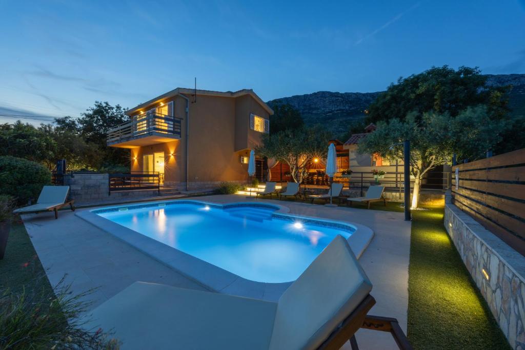 Holiday home Magic view with private heated pool 4