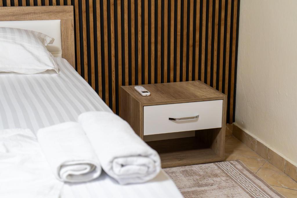 Mandi Apartament 8