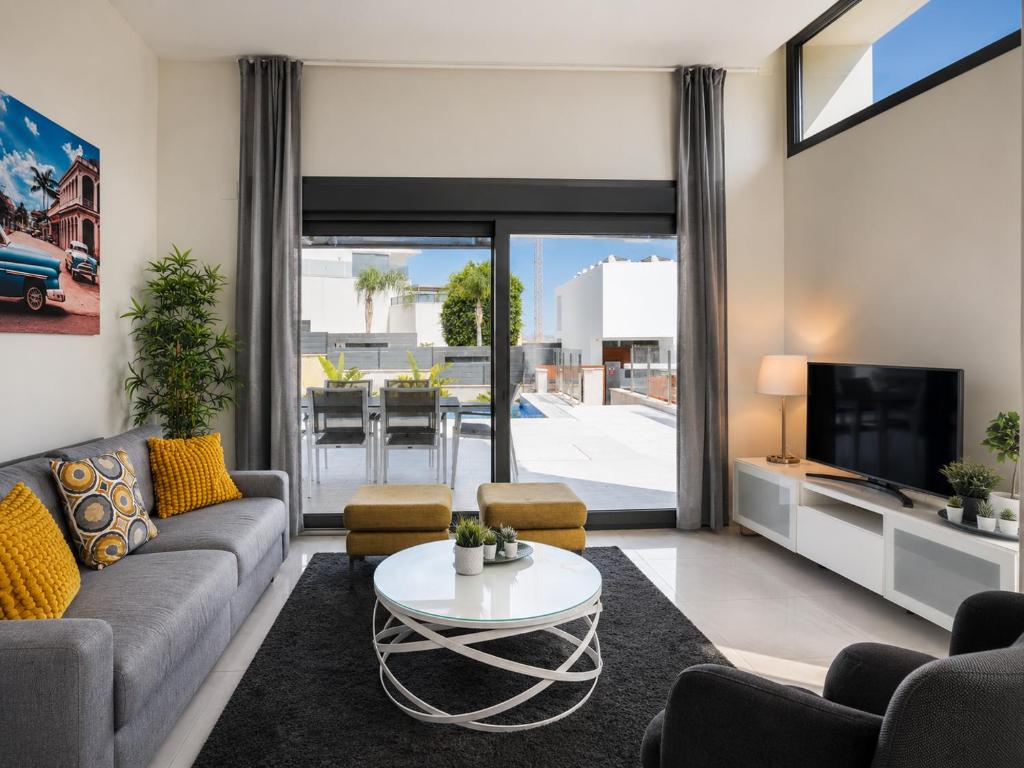 Hillside Luxury Villas by NRAS 4