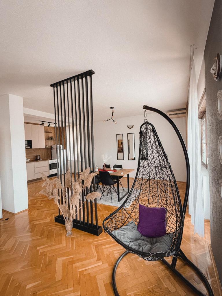 Modern 2BR Apt with 2 Balconies Views and Parking 2