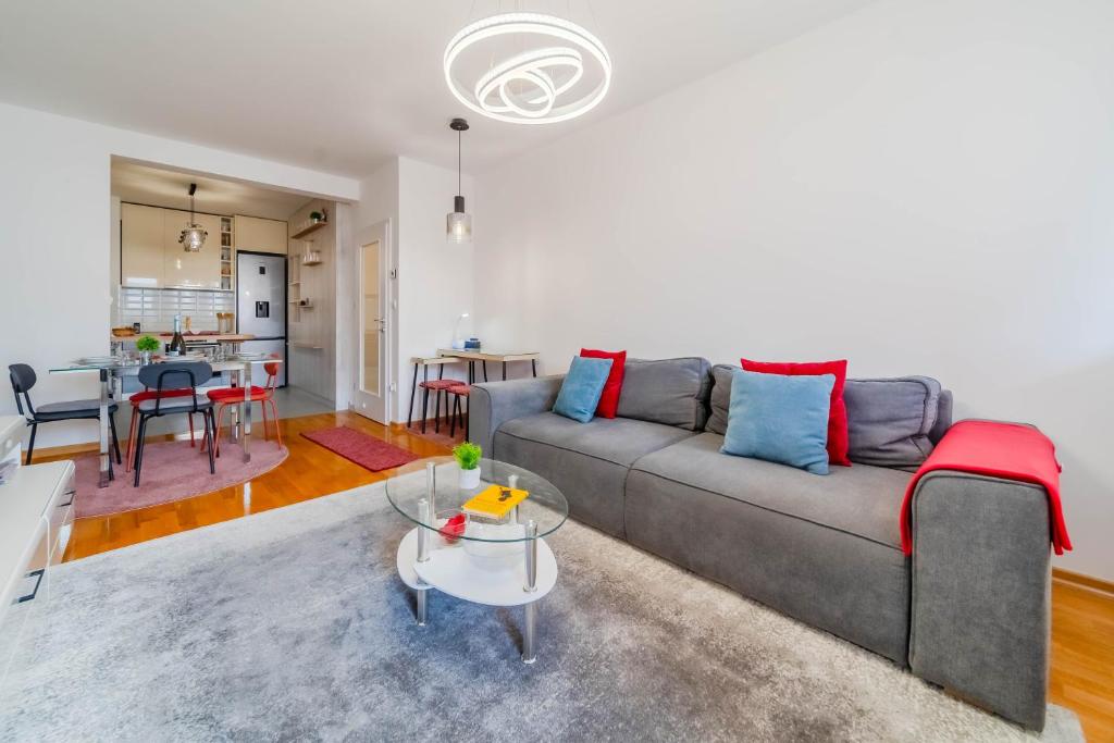 Apartment Saga With Terrace And Parking - Happy Rentals 3