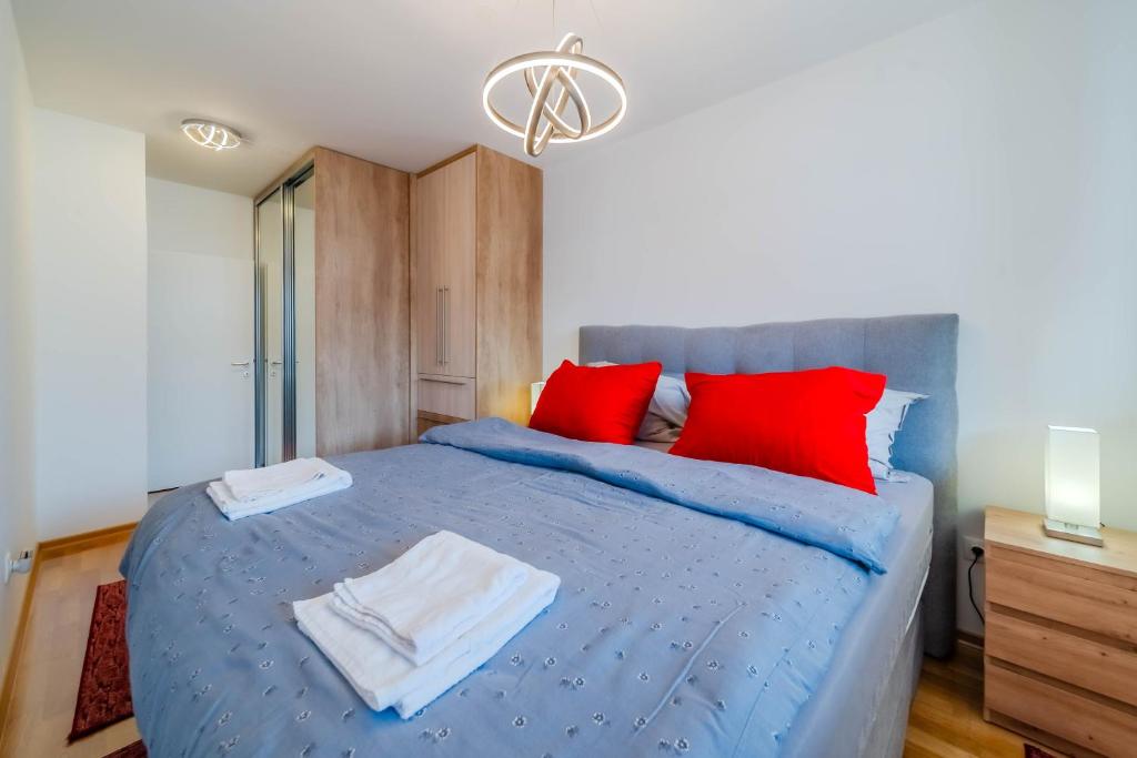 Apartment Saga With Terrace And Parking - Happy Rentals 8