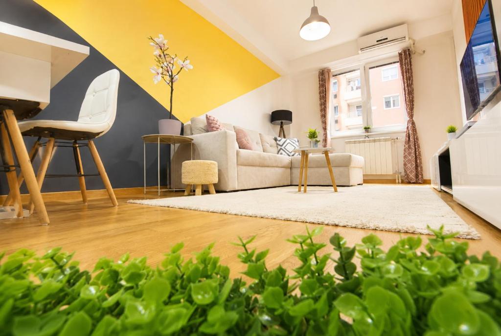Family&Business Travelers Aerodrom Srna Sunrise Apartment free parking 3