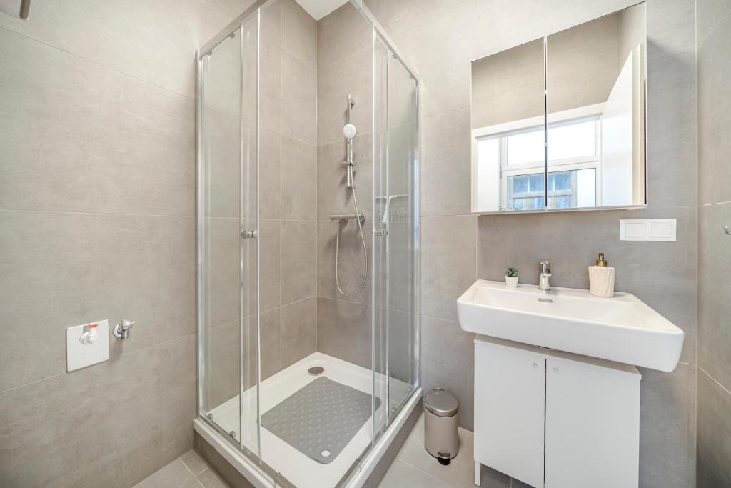 Designer Studios, 10min to Stephansplatz, Metro, no Elevator 7