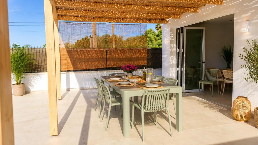 Hermosa casa con piscina cerca de la playa de Punta Prima 6
