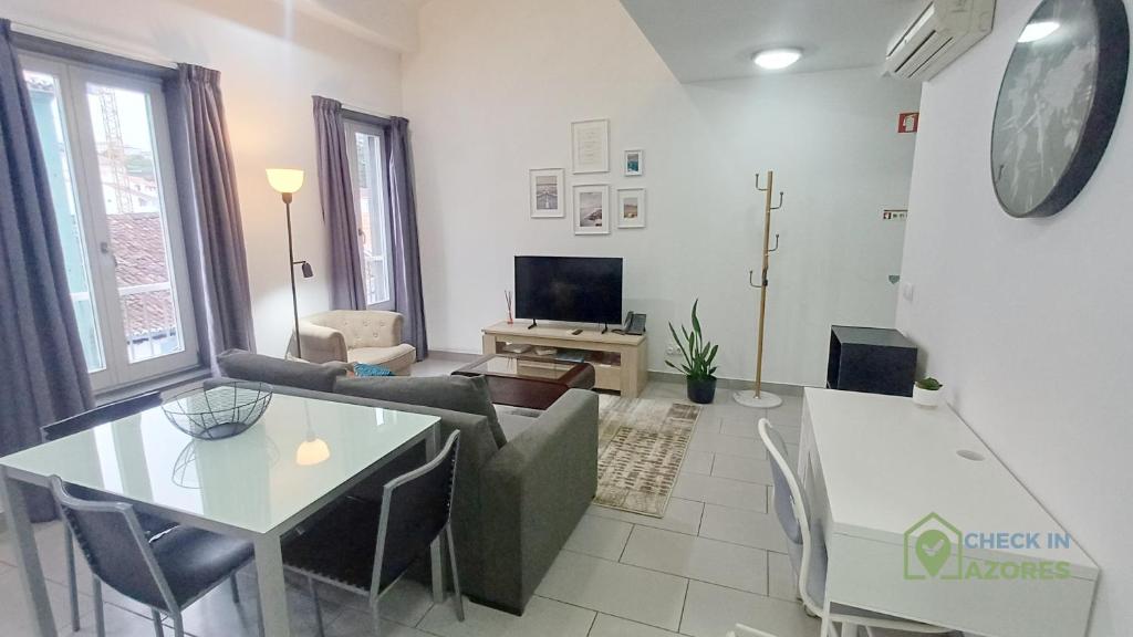 Loft acolhedor com mezanine no centro de Angra 5