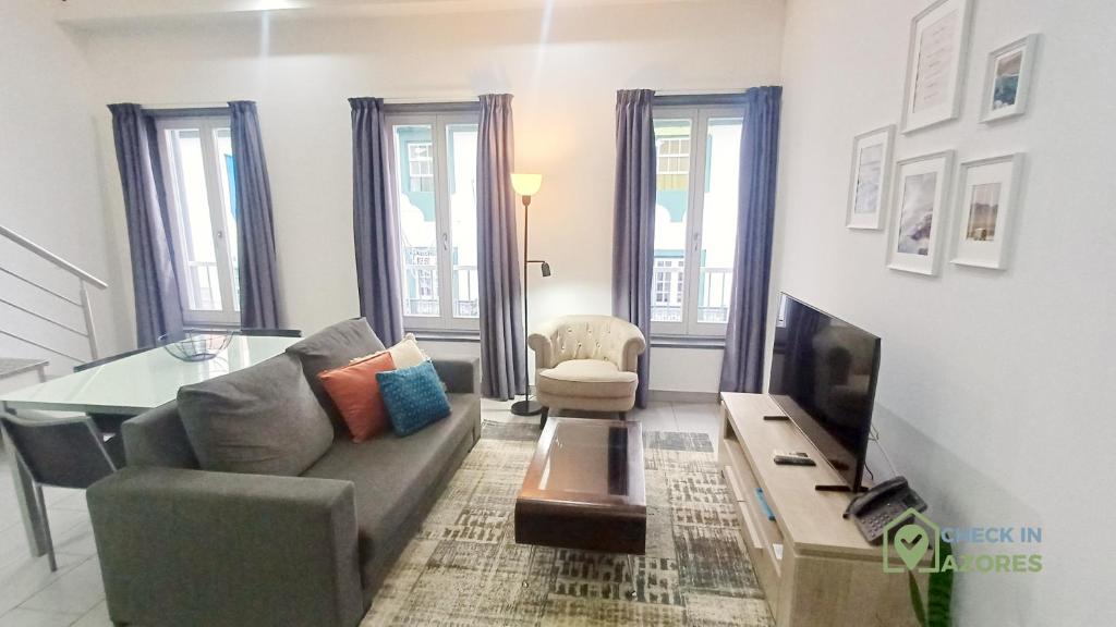 Loft acolhedor com mezanine no centro de Angra 8