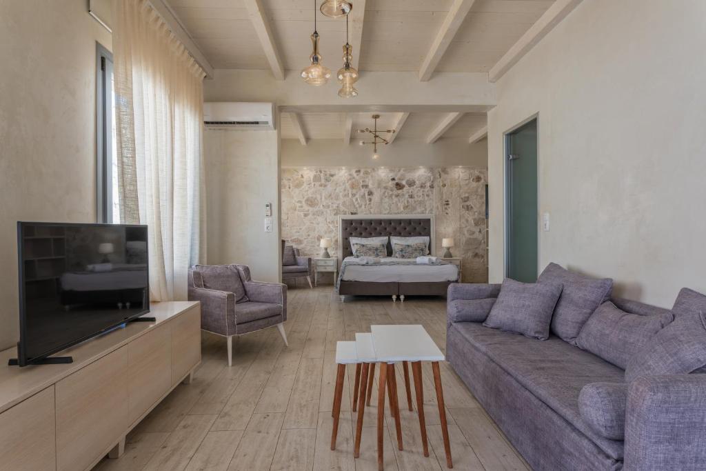 Jacuzzi Suite In The Heart Of OldTown 5