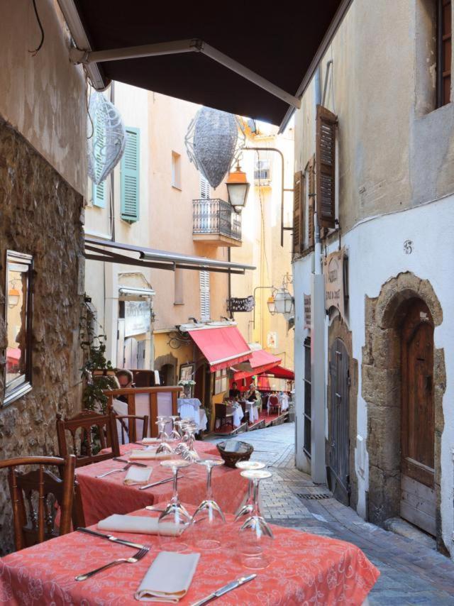 3BR Sea View Apartment Private Terrace Steps to Old Town & Palais 7