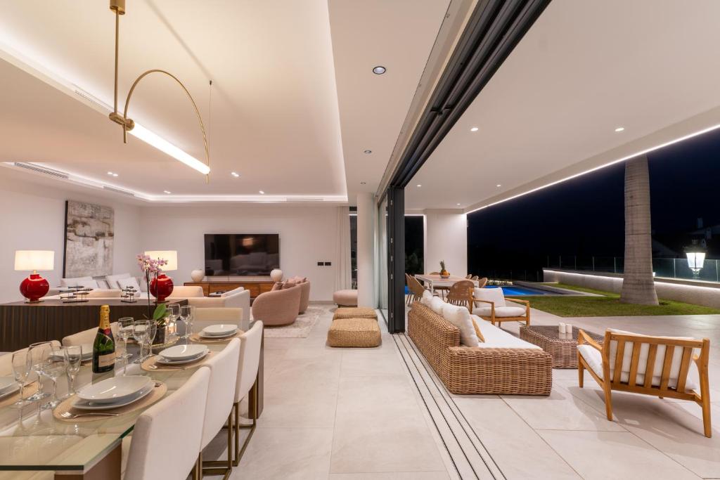Sea Gardens Villa 6