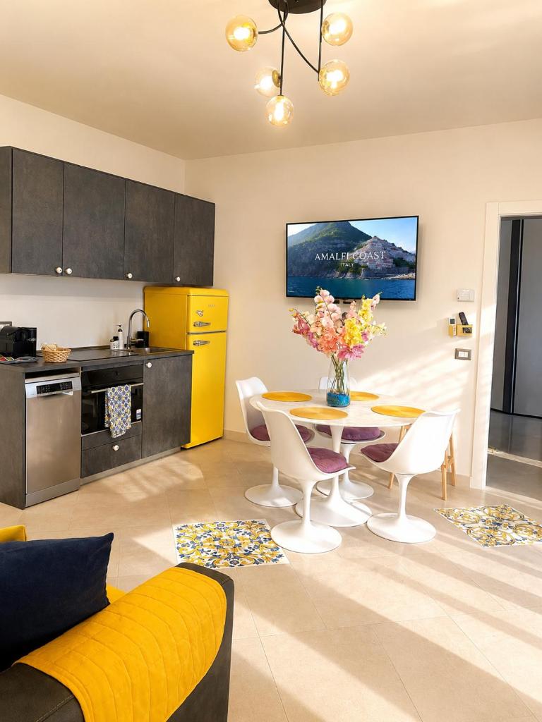 Villa Mansi - Deluxe Sea View Apartment Suites, Free Parking - Amalfi Coast 3
