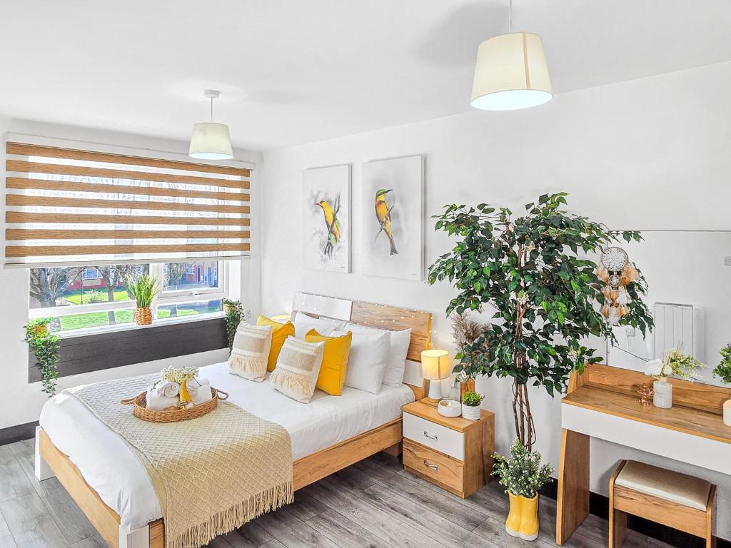 The Cozy Chapter - Spacious Apartments Near Manchester City Centre & Old Trafford 5