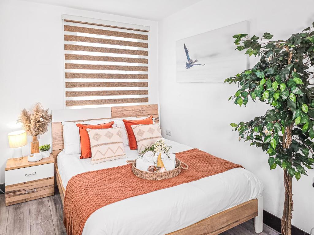 The Cozy Chapter - Spacious Apartments Near Manchester City Centre & Old Trafford 7