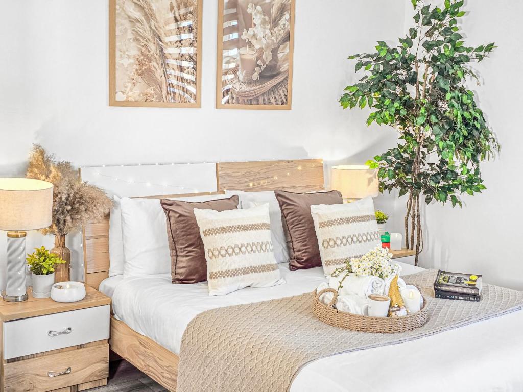 The Cozy Chapter - Spacious Apartments Near Manchester City Centre & Old Trafford 6