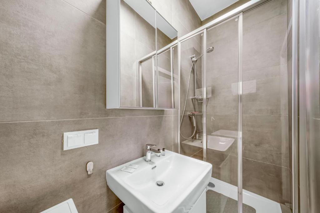 Premium Apartments, 10min to the city center, kitchen, no Elevator 7