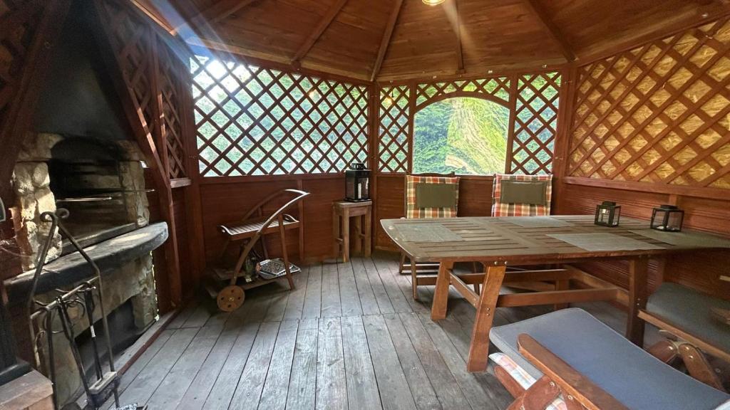 Domek Kamień - z tarasem, z kominkiem i altaną grillową - TOP lokalizacja przy jeziorze 1