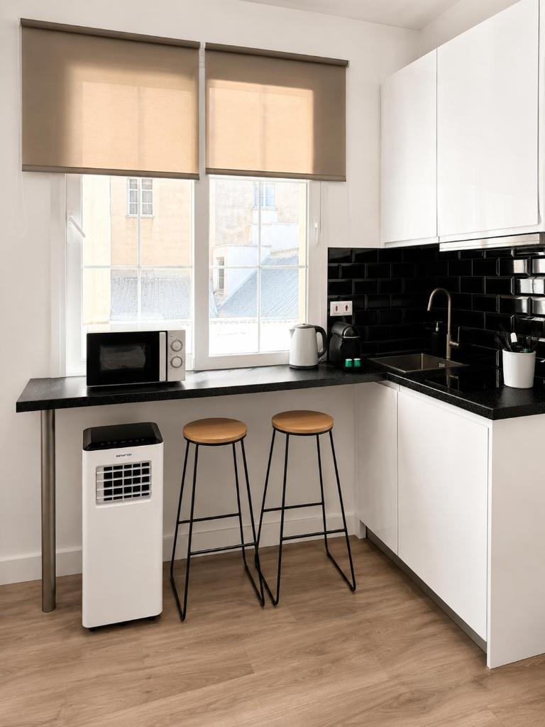 Grand Central House - Classic Studio - GibraltarStay Apartments 4