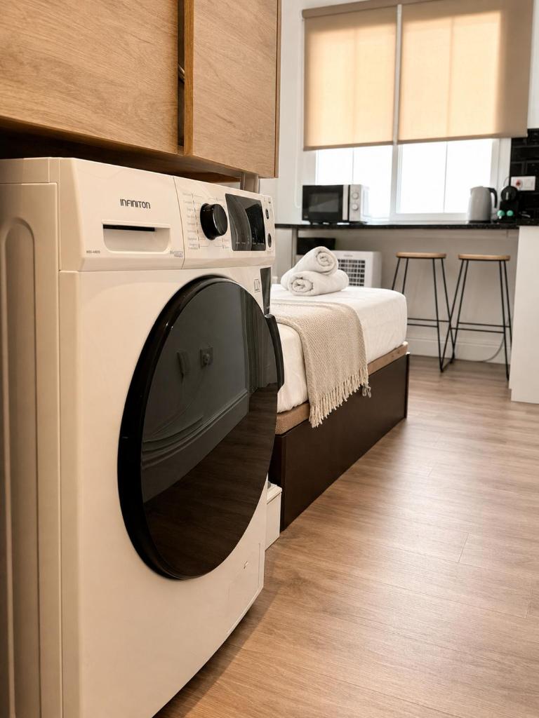 Grand Central House - Classic Studio - GibraltarStay Apartments 6