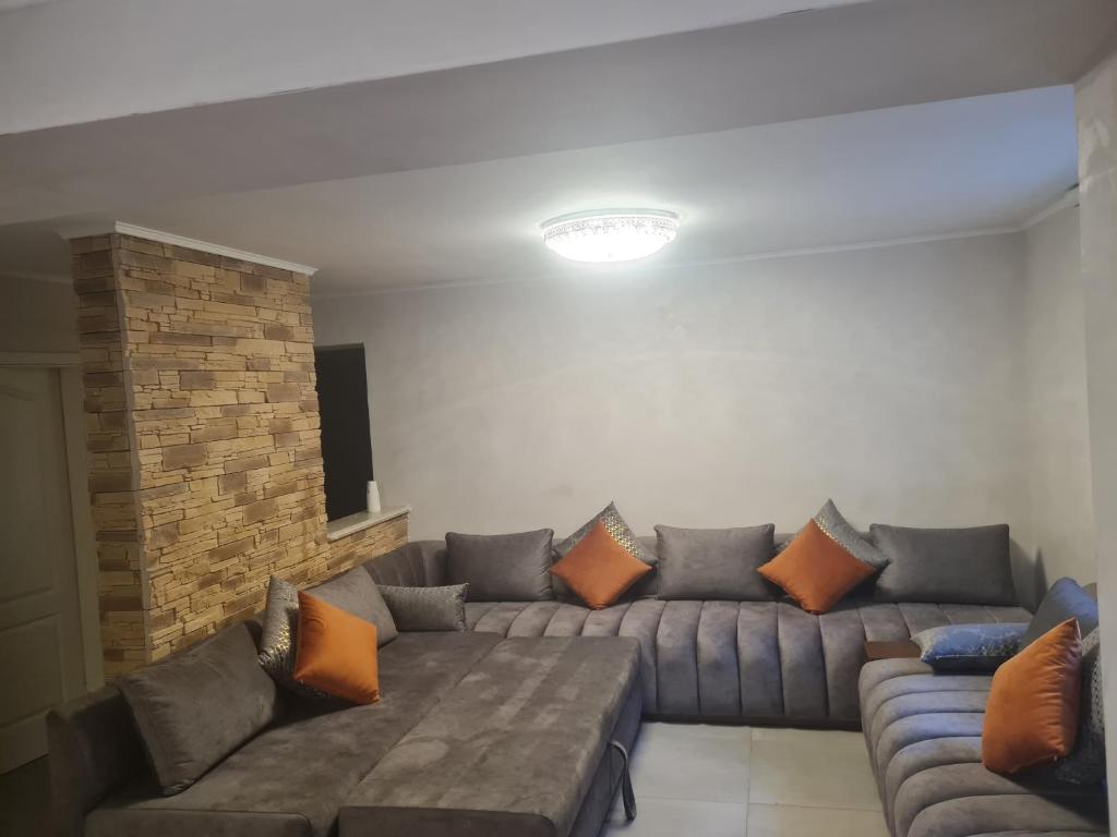 Sehr grosse 5 Zimmer Wohnung mit Garten und terasse 2