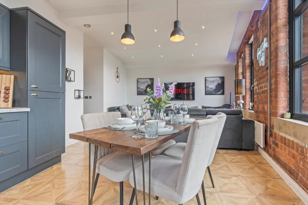 Prime Leeds Apartment Sleeps 8 4