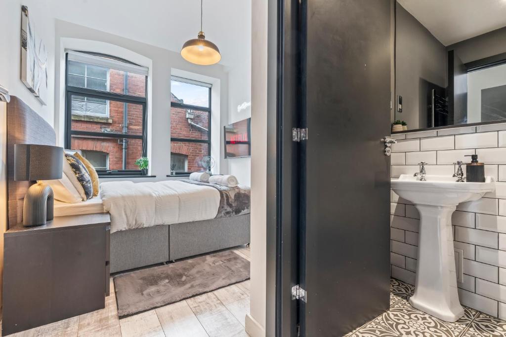 Prime Leeds Apartment Sleeps 8 3