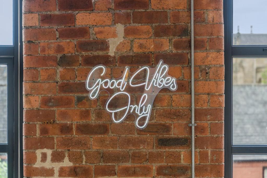 Prime Leeds Apartment Sleeps 8 6
