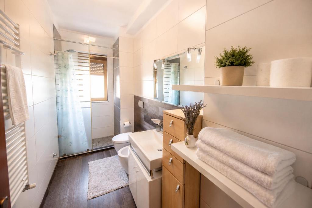 Rare Spacious 3BR Apartment - Central Tirana 7