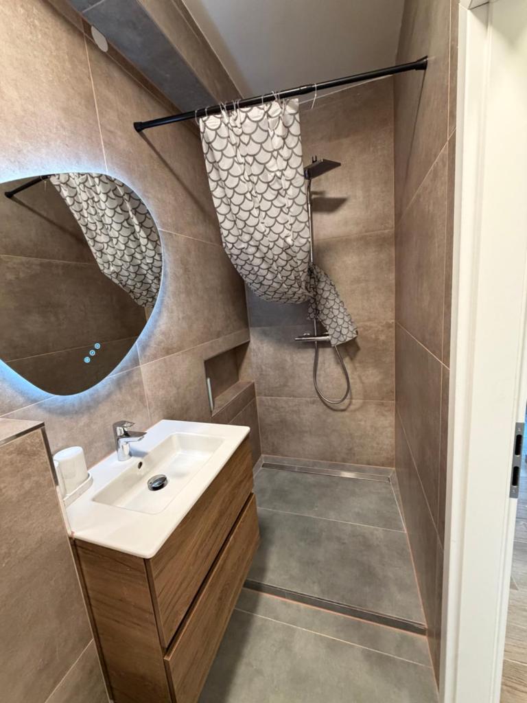 Downtown Apartment 8
