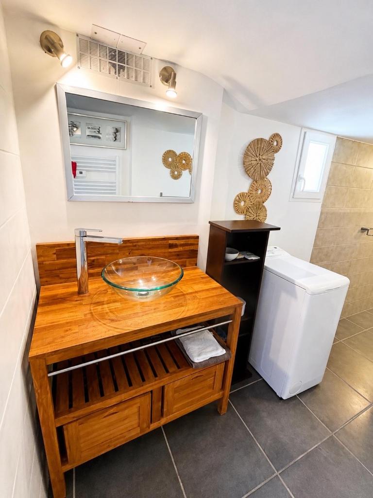 Maison climatisée avec piscine proche bandol 8