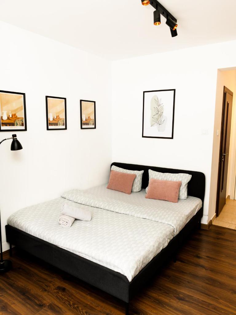 Cozy Studio in City Center with Self Check-in 2