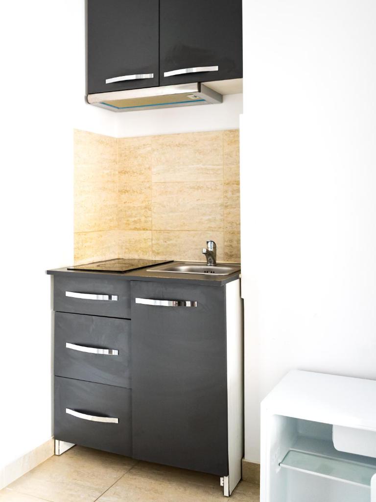 Cozy Studio in City Center with Self Check-in 4