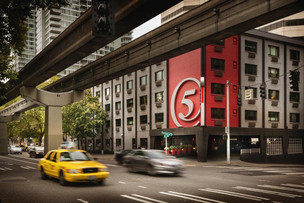 Staypineapple, Hotel FIVE, Downtown Seattle Image