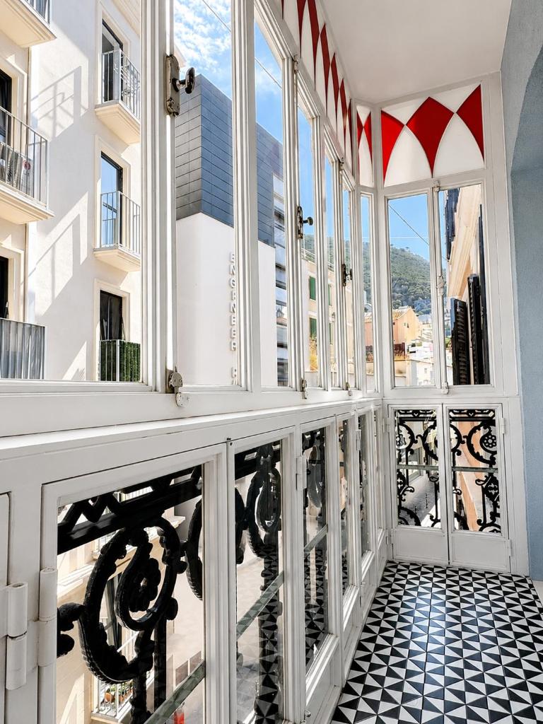 Grand Central House - Classic One Bedroom - GibraltarStay Apartments 6