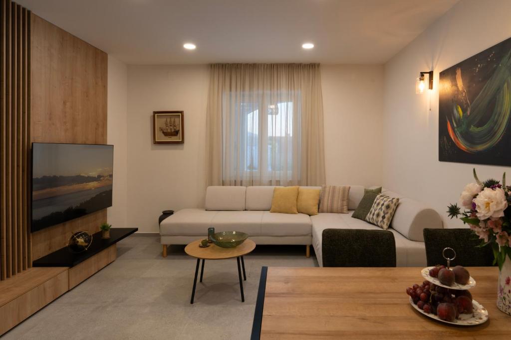 Villa Sunny Oasis - Family Fun 6