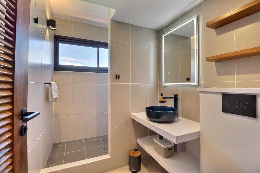 Mahana Suite - Magnificent Sea & Mountain View 8