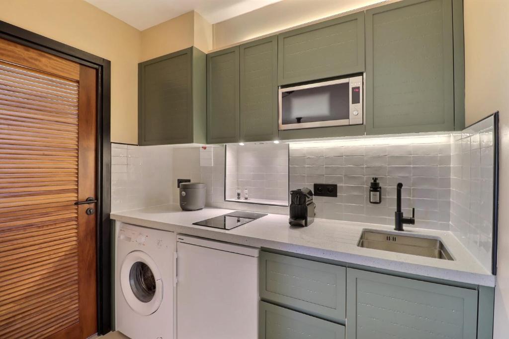 Mahana Suite - Magnificent Sea & Mountain View 7