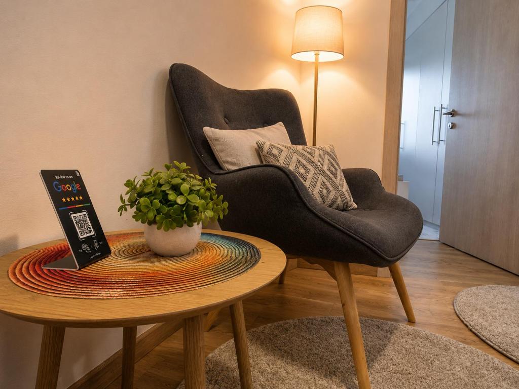 Family&Business Travelers Aerodrom Srna Sunrise Apartment free parking 5