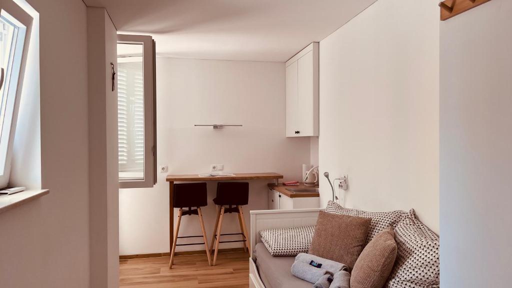 Studio Apartment Zara 8