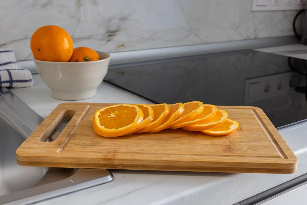 FLORIT FLATS - Urban Retreat Apartments - 4 Guests - AC & WiFi - 15 min to City Centre 8
