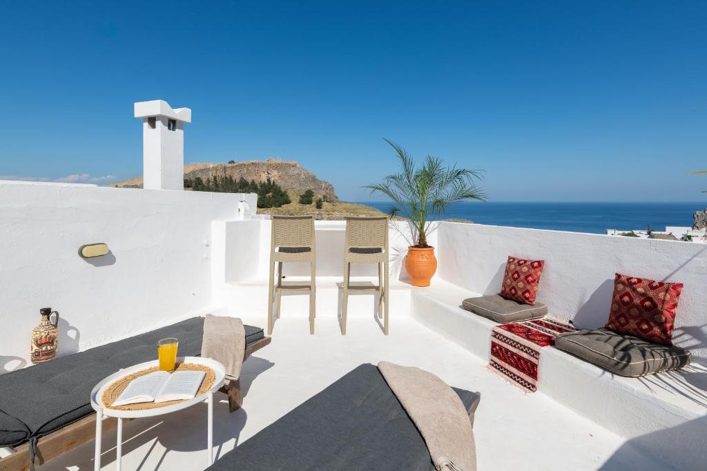 Arte Lindos Suites 5