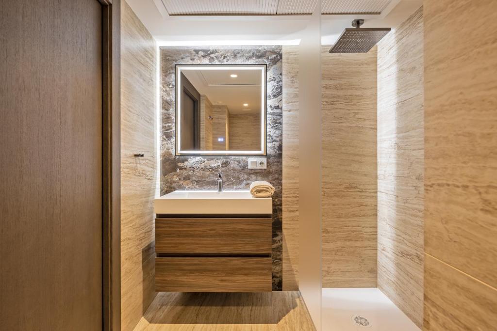 Molo Banus Apartment seafront by Molo Residences 3