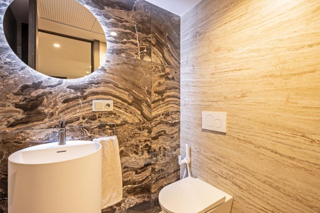 Molo Banus Apartment seafront by Molo Residences 8