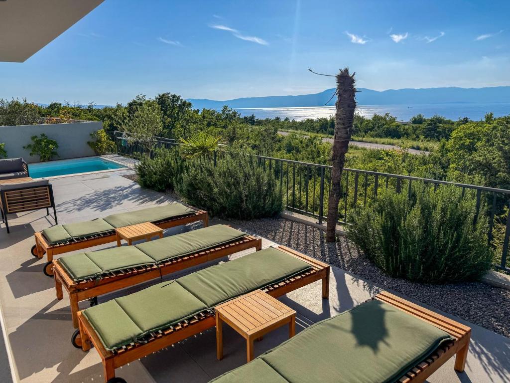 VILLA MARIS SMRIKA -heated pool 6