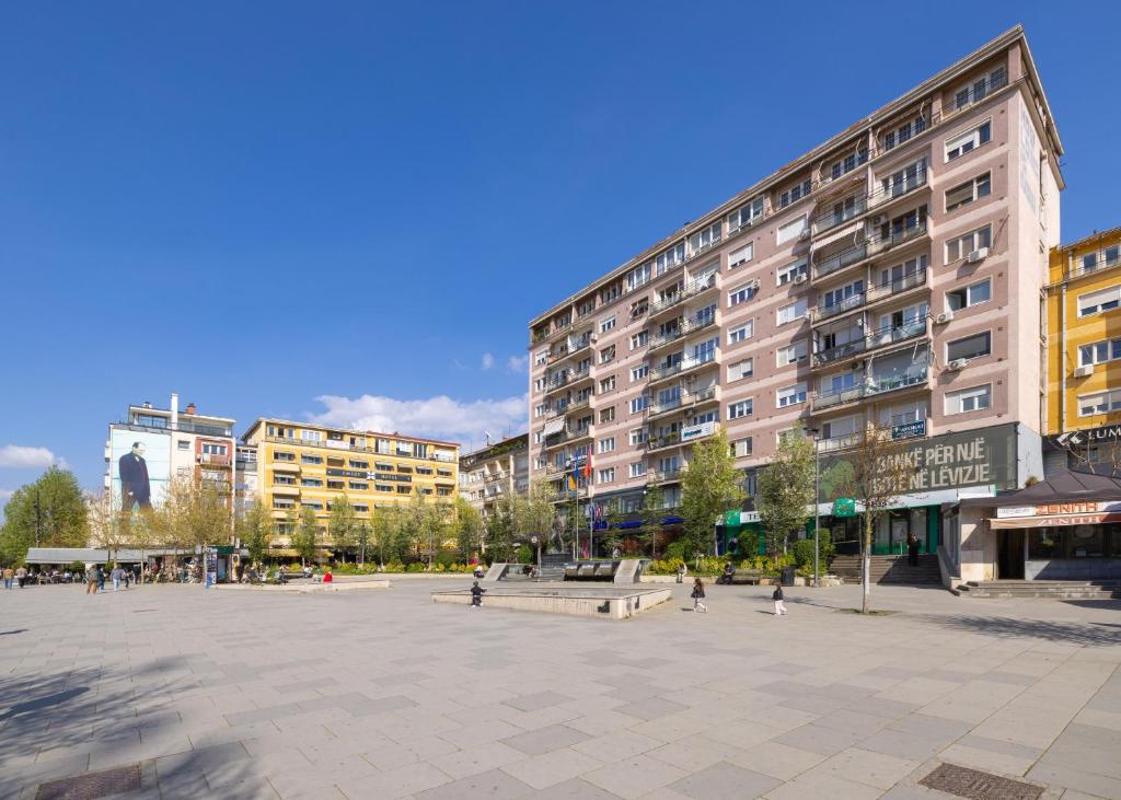 Green & Bright Central 8
