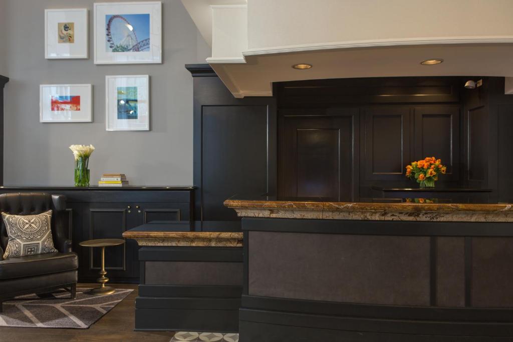 Staypineapple, An Iconic Hotel, The Loop Image