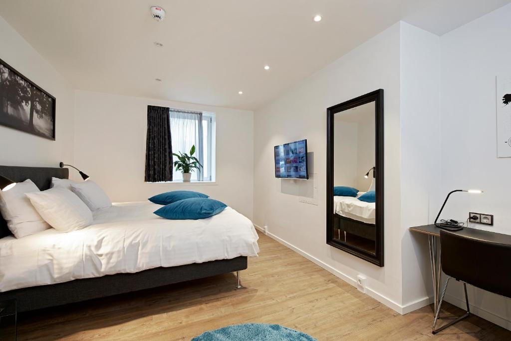 Living Suites 8