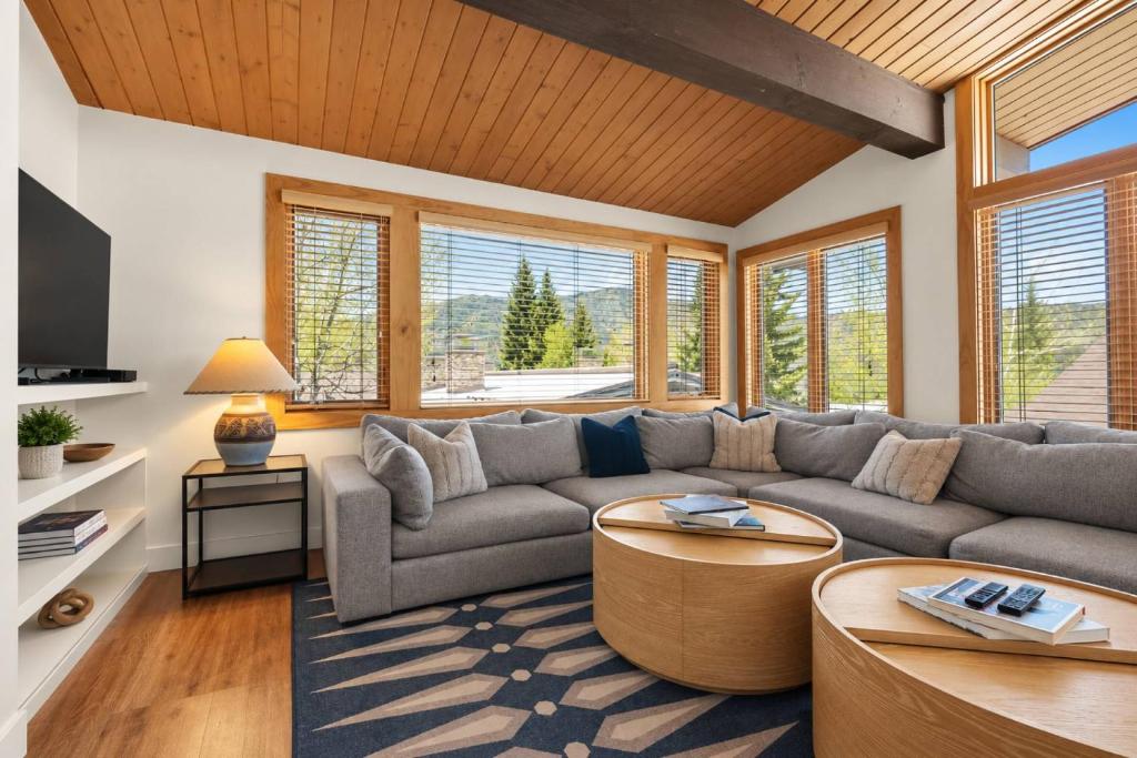 Aspenwood 2 bedroom plus loft J17